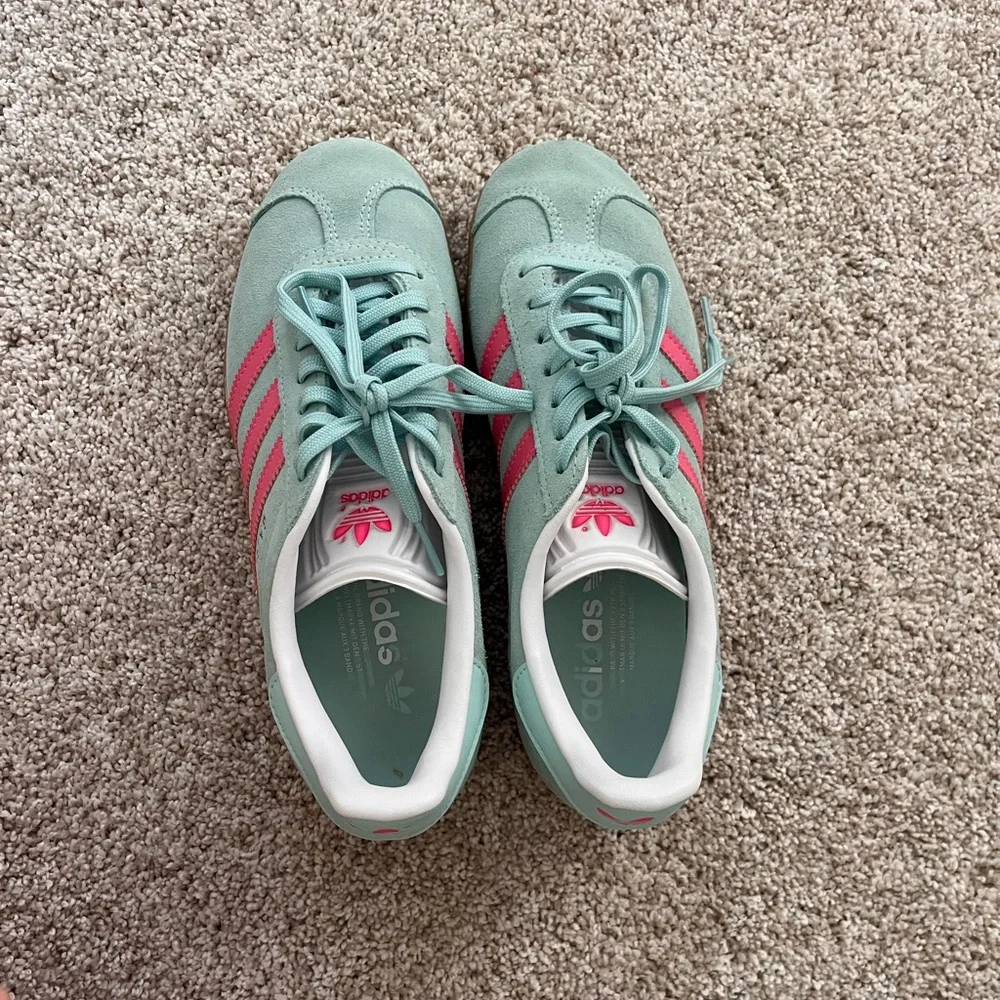 Adidas Mint and Pink Classic Gazelles - Picture 1 of 3